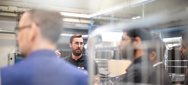 SUAS Premier: Eine feierliche Zertifikatsübergabe bei der W.AG in Geisa